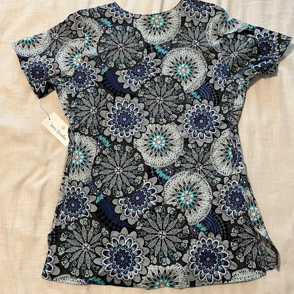 Women’s Vera Bradley Scrub Top Size XSMALL
